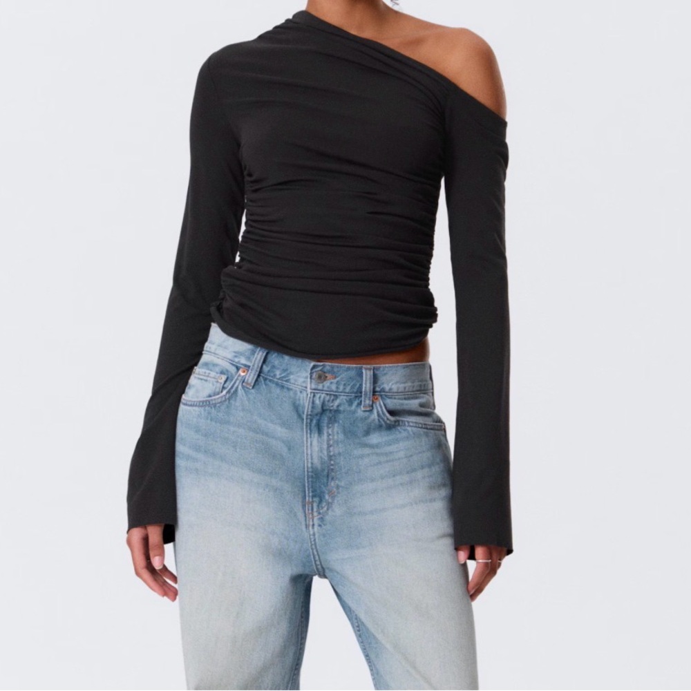 Weekday Olive Asymmetric Ruched Top - Picture 3 of 4
